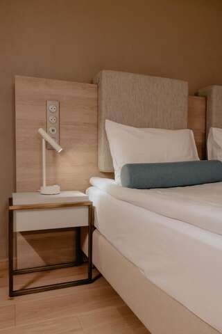 Отель Hotel Spichrz Торунь Бюджетный двухместный номер с 1 кроватью или 2 отдельными кроватями-1